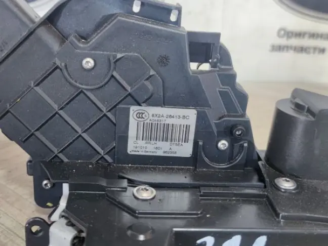 Замок двери задней левой Range Rover Sport L320