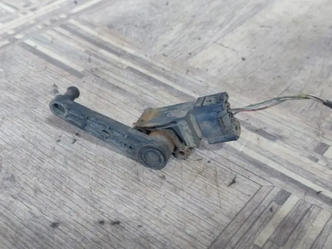 Датчик кузова передний DISCOVERY 4 L319 3.0