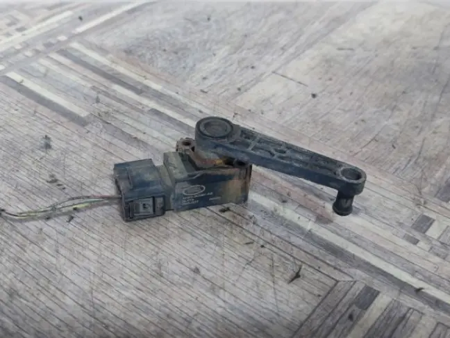 Датчик кузова передний DISCOVERY 4 L319 3.0