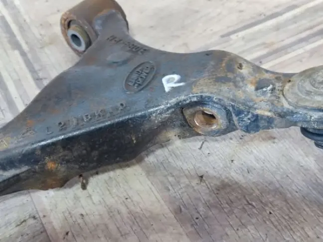 Рычаг передний верхн правый Land Rover Sport L320