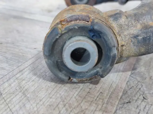 Рычаг передний верхн правый Land Rover Sport L320