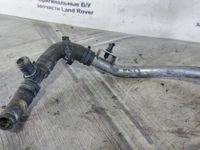 Патрубок между ЕГР DISCOVERY 3 L319 2.7