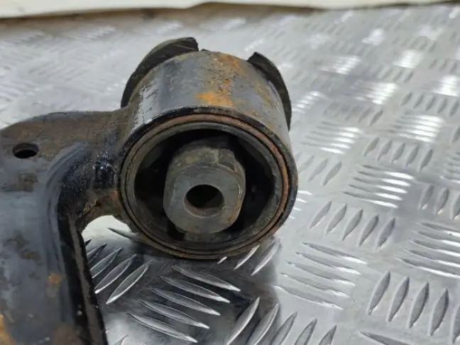 Рычаг передний нижний правый DISCOVERY 3/4 L319