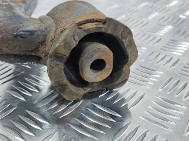 Рычаг передний нижний правый DISCOVERY 3/4 L319