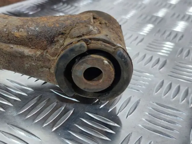 Рычаг передний нижний правый DISCOVERY 3/4 L319