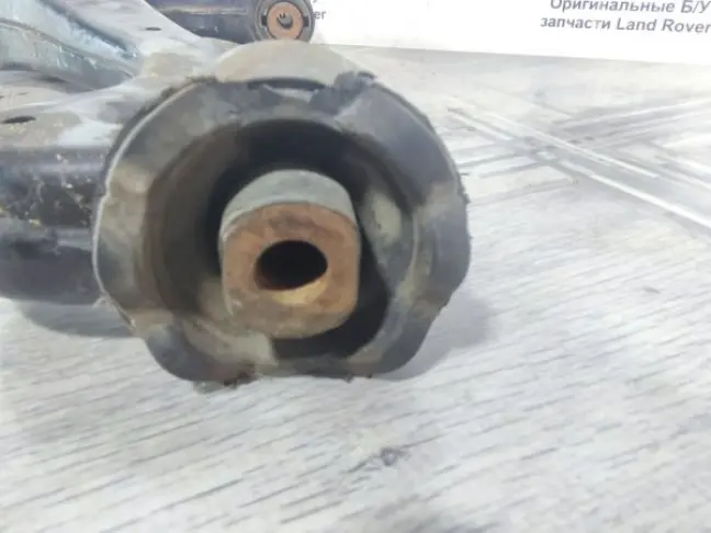 Рычаг передний нижний левый Range Rover Sport L320