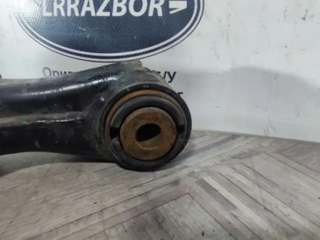 Рычаг передний нижний левый Range Rover Sport L320