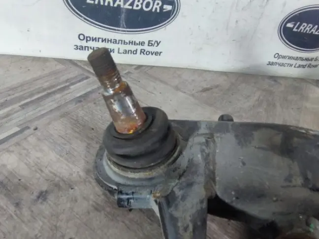 Рычаг передний нижний левый Range Rover Sport L320