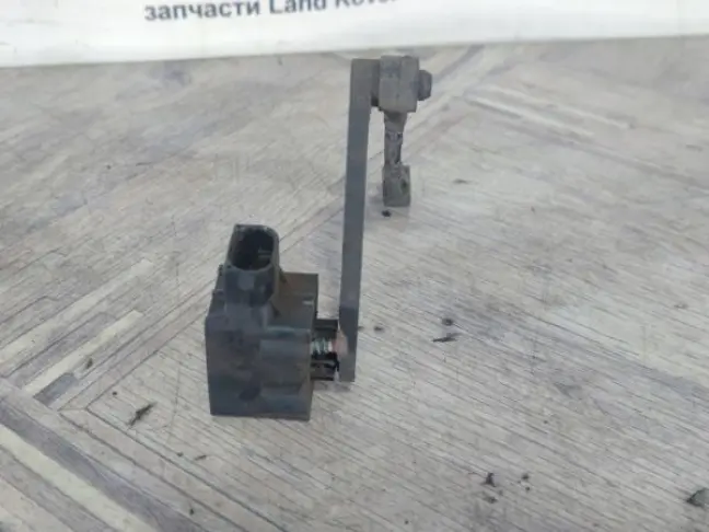 Датчик задний правый кузова Land Rover Discovery 3
