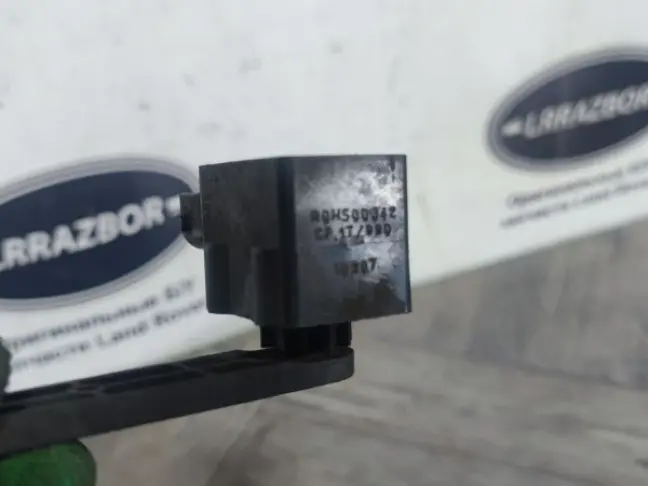 Датчик задний правый кузова Land Rover Discovery 3