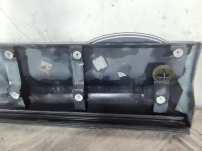 Молдинг двери задний левый  Range Rover Sport 320