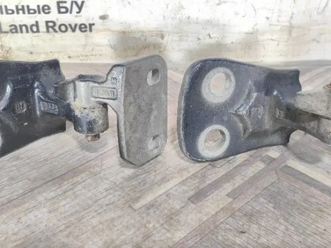 Петли двери комплект Range Rover Sport L320