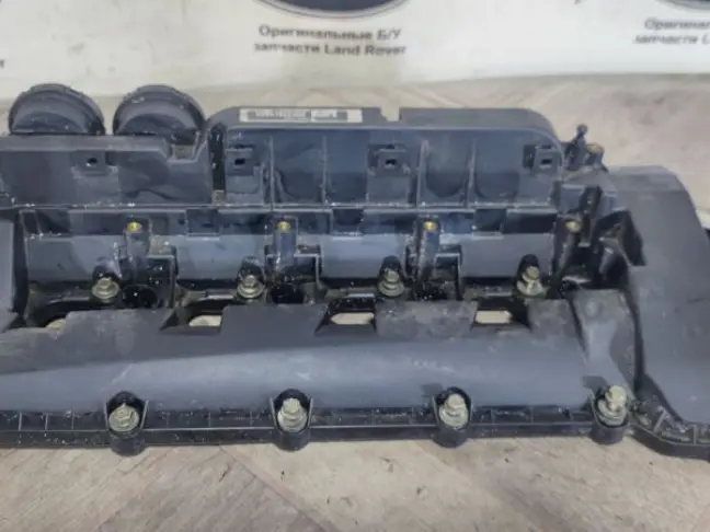 Крышка клапанная правая Range Rover 09-13 5.0