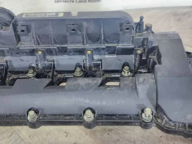 Крышка клапанная правая Range Rover 09-13 5.0