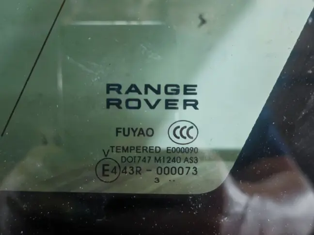 Стекло кузовное глухое правое Land Rover Sport 494