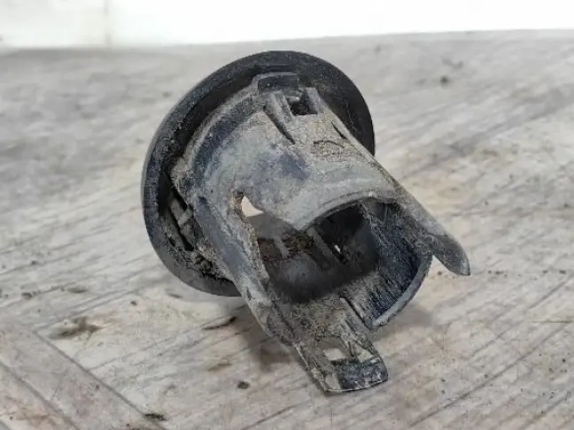 Кронштейн датчика парковки DISCOVERY 3 L319 05-09