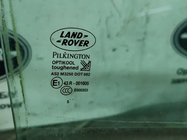 Стекло двери передней правой DISCOVERY 3/4 L319