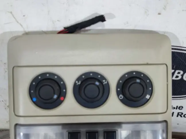 Плафон салонный Land Rover DISCOVERY 3 L319 05-09