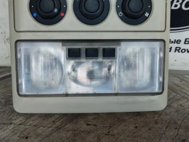 Плафон салонный Land Rover DISCOVERY 3 L319 05-09