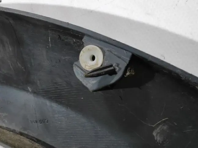 Молдинг переднего правого крыла DISCOVERY 3 L319