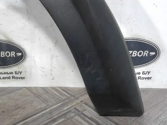 Молдинг переднего правого крыла DISCOVERY 3 L319