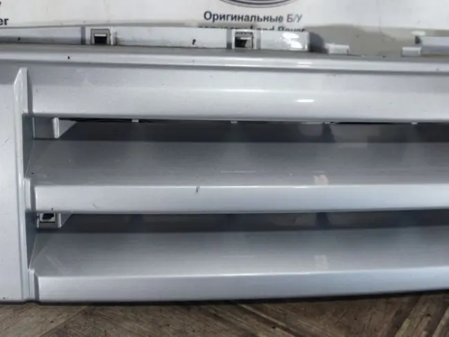 Решетка радиатора Land Rover DISCOVERY 3 L319