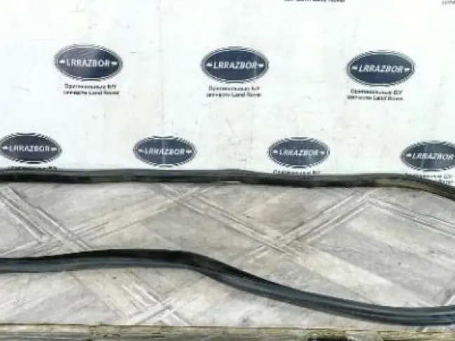 Уплотнитель задний Land Rover DISCOVERY 3/4 L319