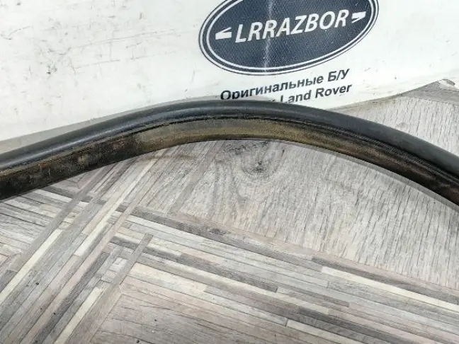 Уплотнитель задний Land Rover DISCOVERY 3/4 L319