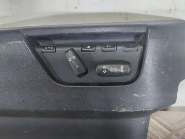 Накладка сидения правая Sport L320 05-09