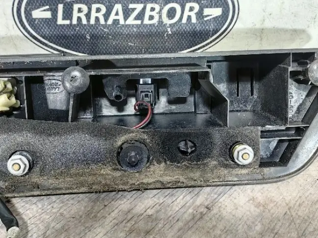 Ручка багажника Land Rover DISCOVERY 3 L319