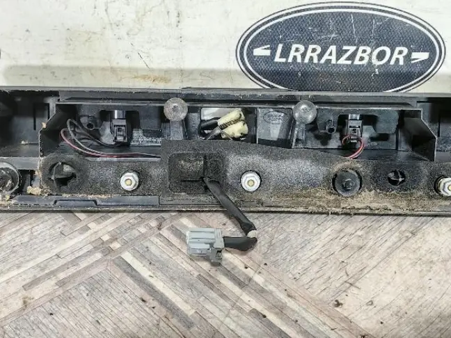 Ручка багажника Land Rover DISCOVERY 3 L319