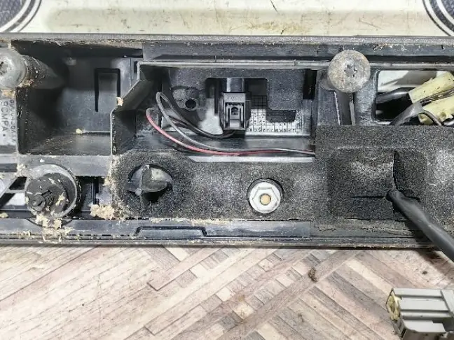 Ручка багажника Land Rover DISCOVERY 3 L319