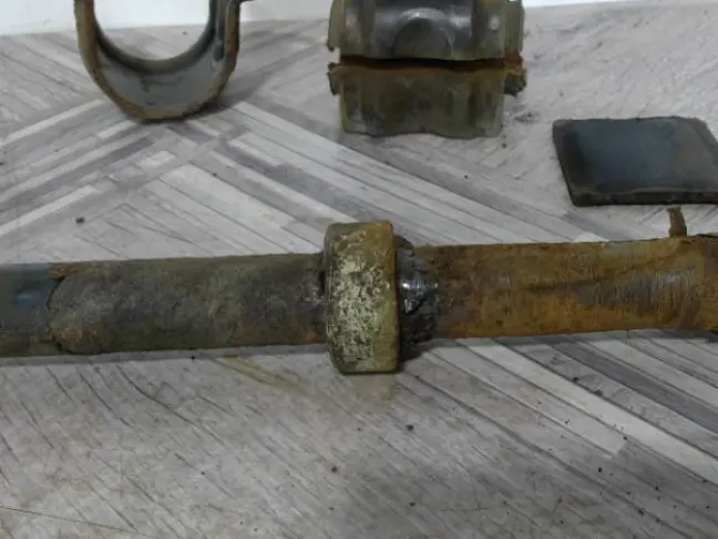 Стабилизатор задний Land Rover DISCOVERY 3/4 L319