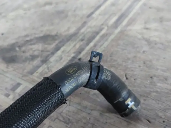 Патрубок охлаждения Range Rover Evoque L538 2.0