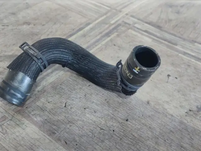 Патрубок охлаждения Range Rover Evoque L538 2.0