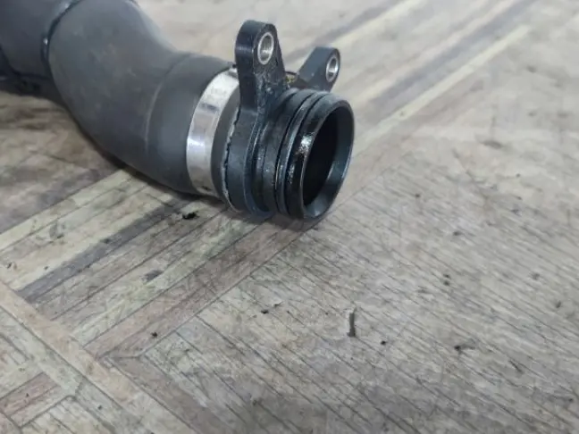 Патрубок охлаждения Range Rover Evoque L538 2.0