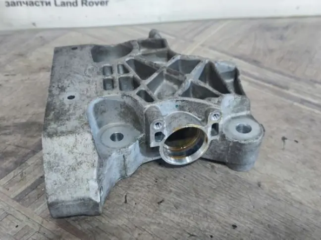 Соединитель охлаждения Range Rover Evoque L538 2.0