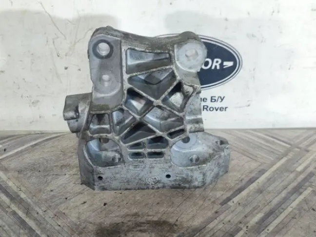 Соединитель охлаждения Range Rover Evoque L538 2.0