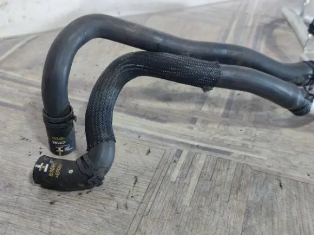 Патрубок охлаждения Range Rover Evoque L538 2.0