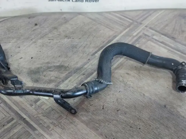 Патрубок охлаждения Range Rover Evoque L538 2.0