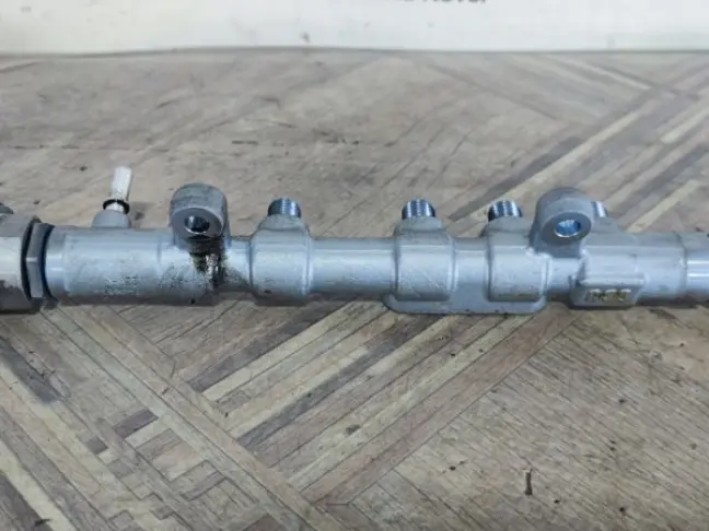 Топливная рампа Range Rover Evoque L538  2.0