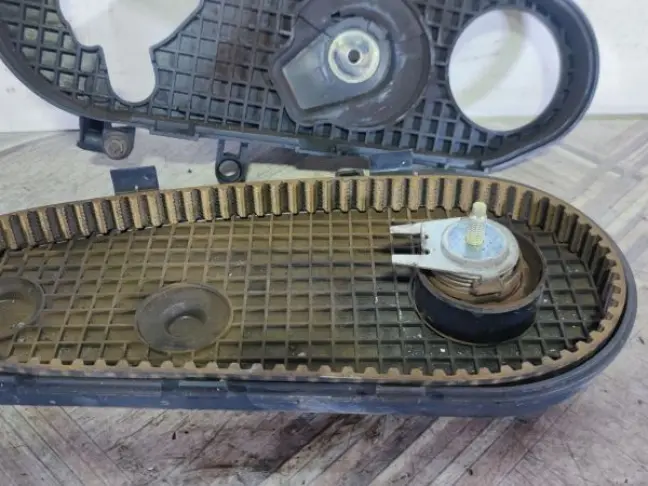 Кожух ремня ТНВД Land Rover DISCOVERY 3 L319 2.7