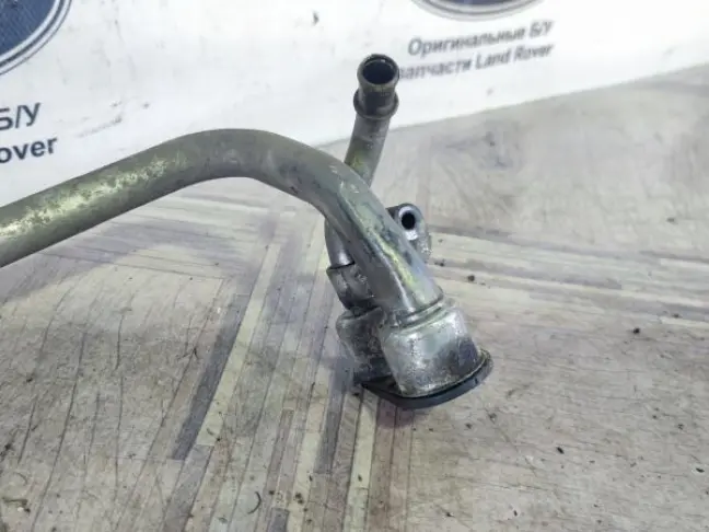 Трубка вентиляционная  DISCOVERY 3 L319 2.7