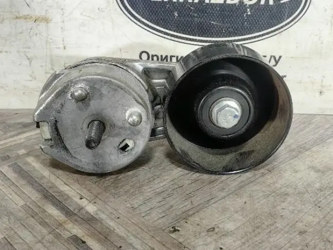 Натяжитель приводного ремня DISCOVERY 3 L319 2.7