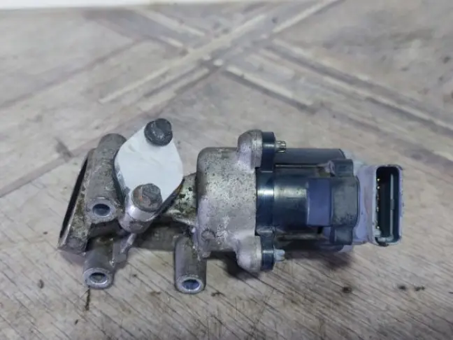 Клапан ЕГР левый Land Rover DISCOVERY 3 L319 2.7