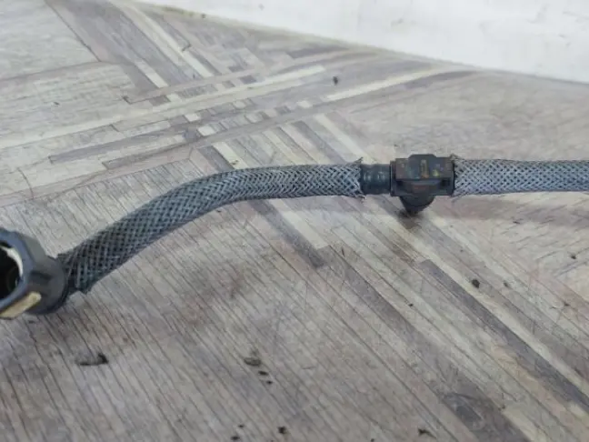 Трубка топливная Range Rover Sport L320 L322 3.6