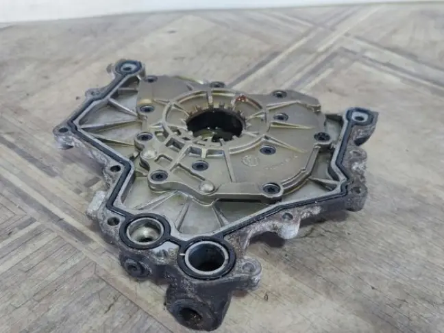 Насос масляный  Range Rover 3 L322 448DT