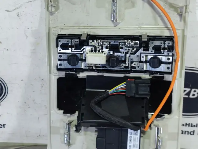 Плафон подсветки задний Range Rover L322 05-12