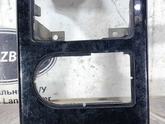 Вставка правая торпеды Land Rover Range Rover L322