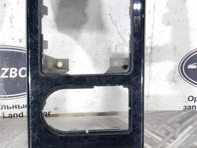 Вставка правая торпеды Land Rover Range Rover L322